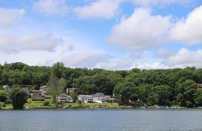 Cedar Terrace on candlewood lake